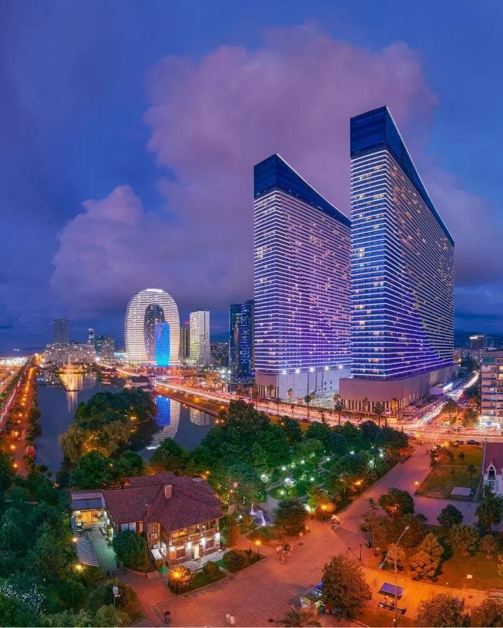 Orbi City バトゥーミ エクステリア 写真
